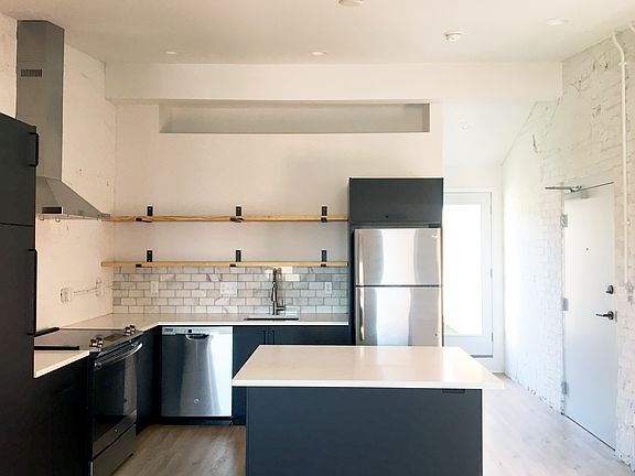 3rd image of 1607 Main St Unit 8