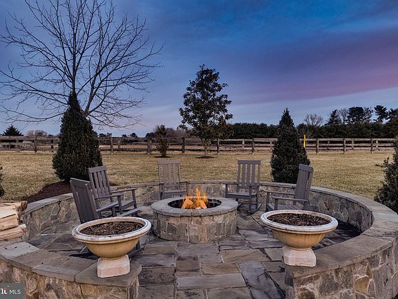 4th image of 649 Deerfield Farm Ct