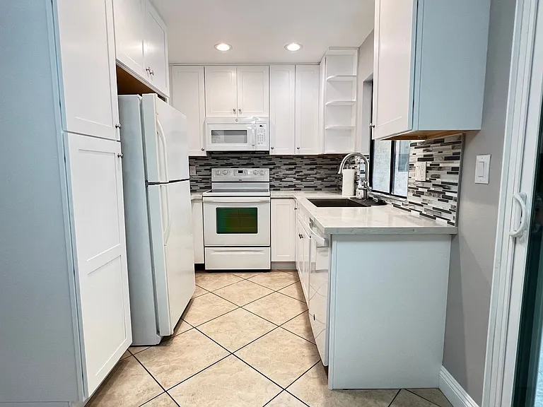 400 S Flower St #135 — Photo 4
