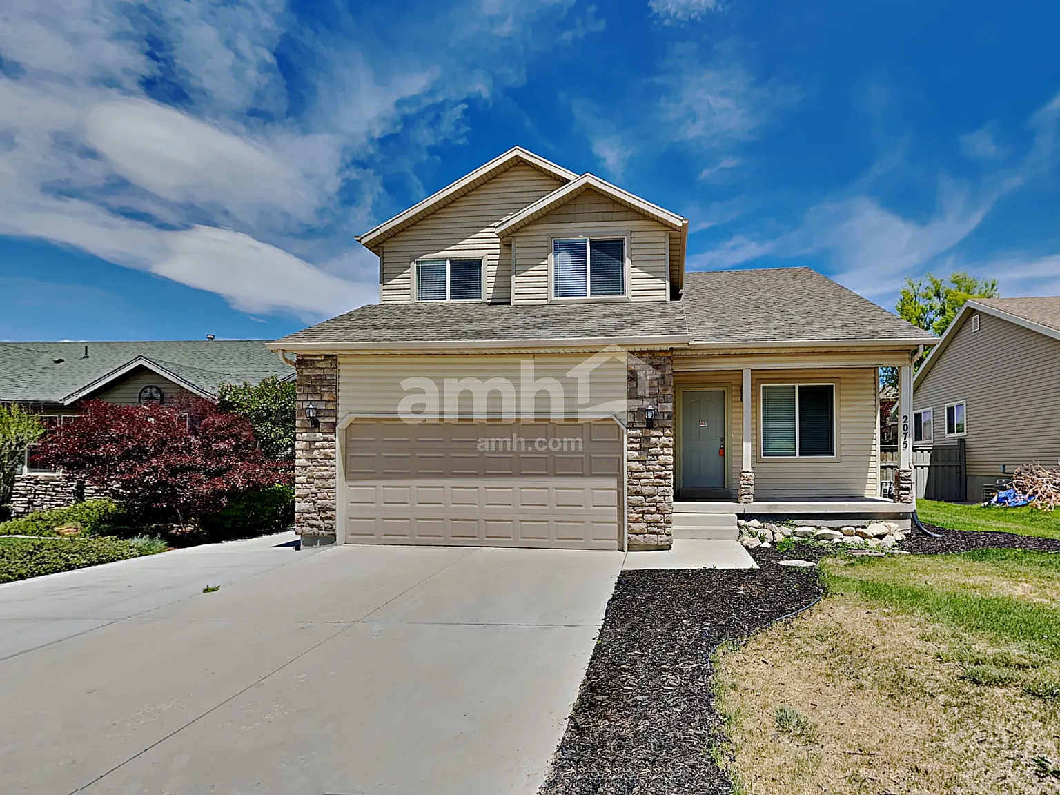 4 bed, 2.5 bath, 2714 sqft, $2,500 — Photo 1