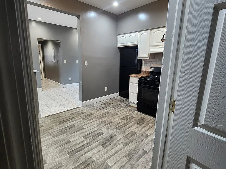 66 Vincent St #2 — Photo 6