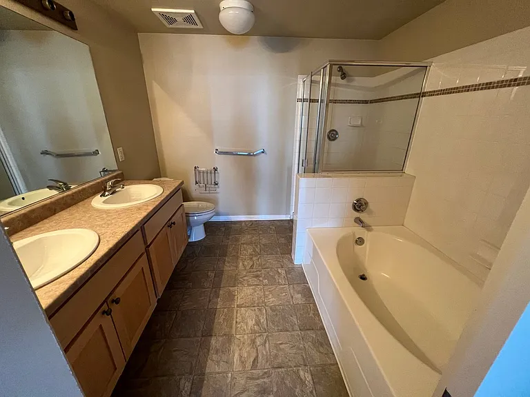 2400 5th Ave #401 — Photo 13