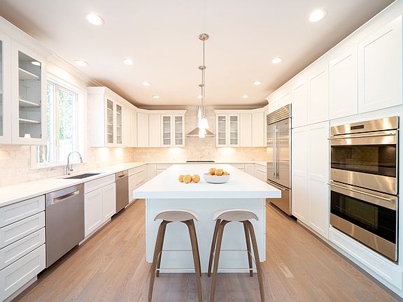 2nd image of 7 Spruce Ln