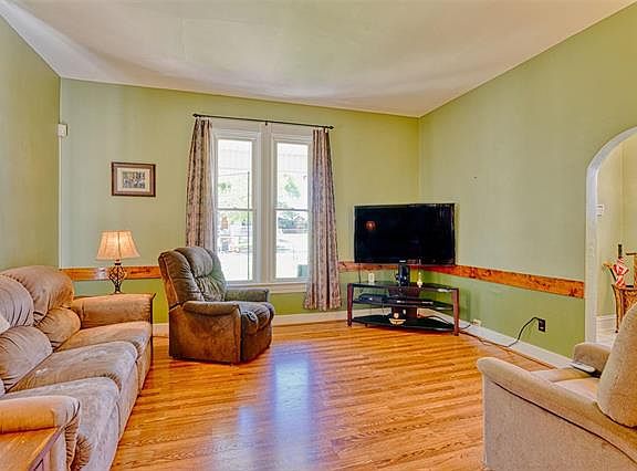 5th image of 3142 Cherry Ave