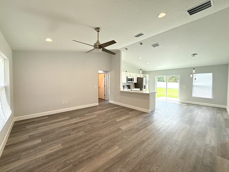 10178 SW 137th St — Photo 4