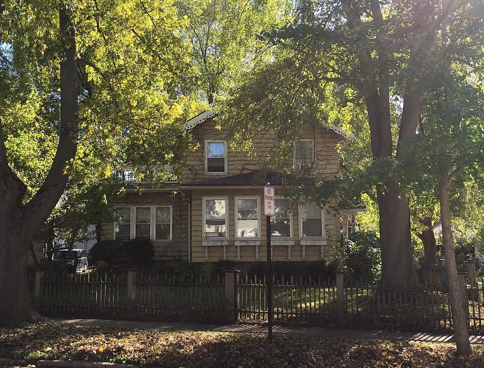 512 College Front