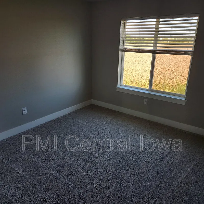 3 bed, 2.5 bath, 1551 sqft, $2,120 — Photo 4