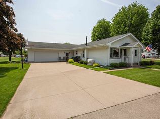 216 E Yuba St, Cuba City, WI 53807