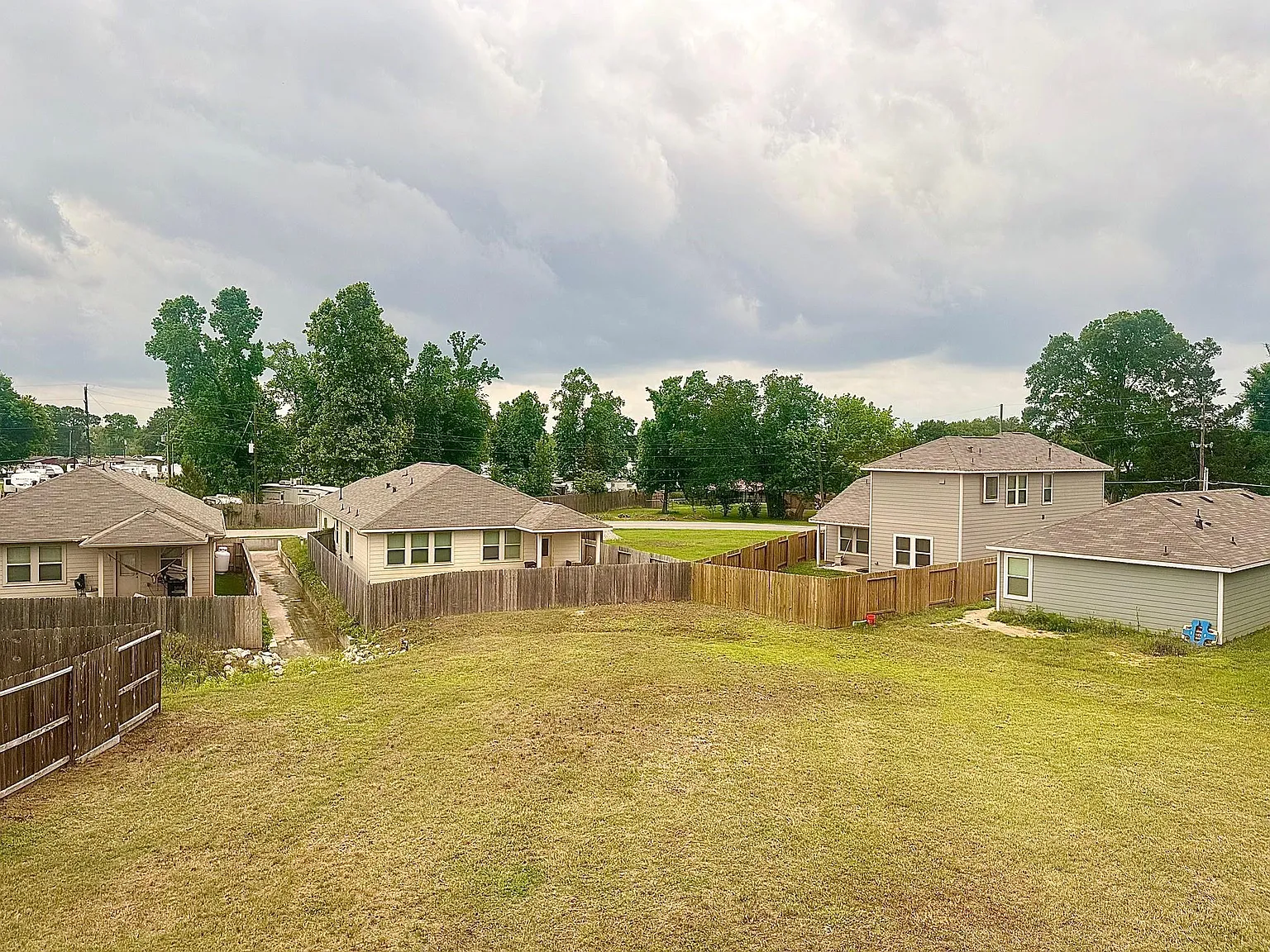 4 bed, 2.5 bath, 1905 sqft, $2,100 — Photo 4