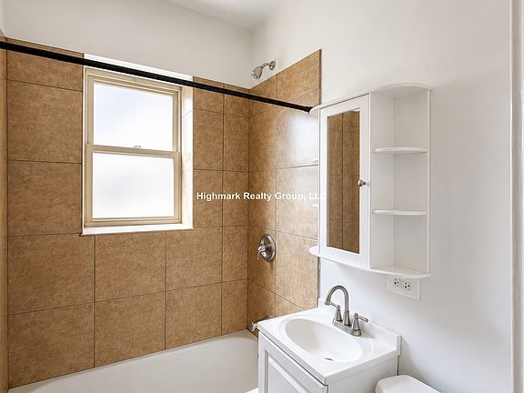 3rd image of 6345 N Magnolia Ave #3OC