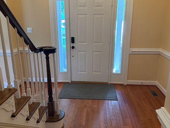 2nd image of 504 Thorngate Rd