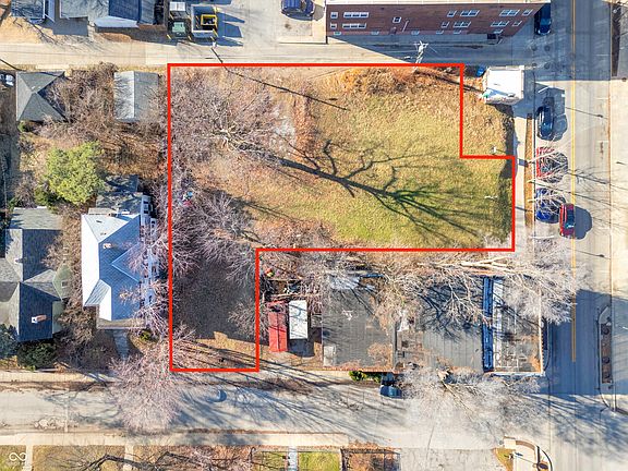 2nd image of 2225 E 10th St