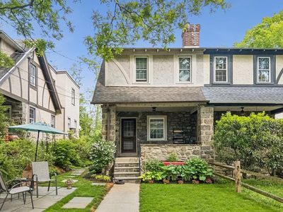 21 Chatham Rd, Ardmore, PA, 19003