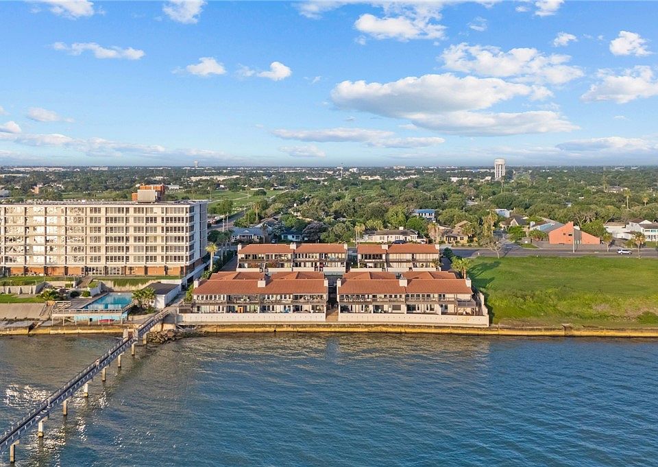 1st image of 4270 Ocean Dr APT 2
