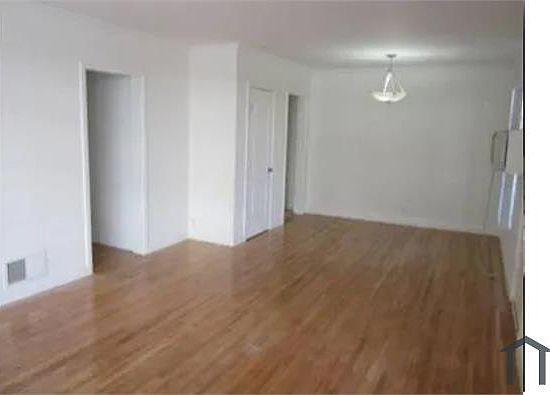 3rd image of 8418 Fountain Ave #B