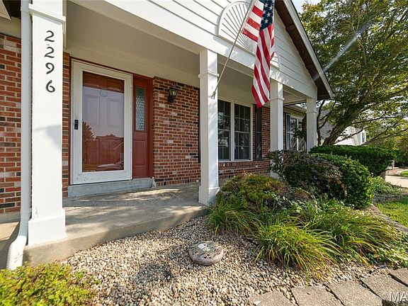3rd image of 2296 Delaware Dr