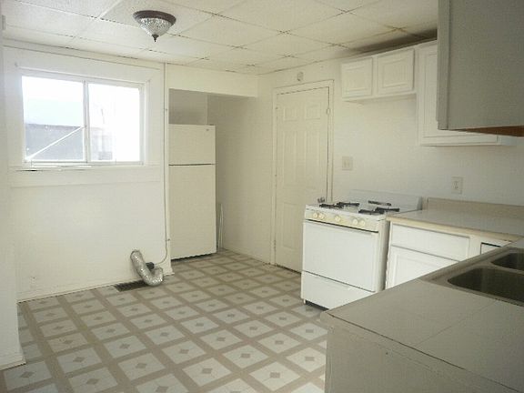 3rd image of 612 Vistula St