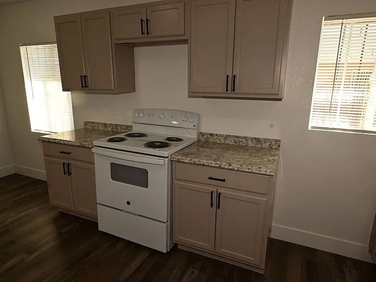 1007 C St #1 — Photo 8