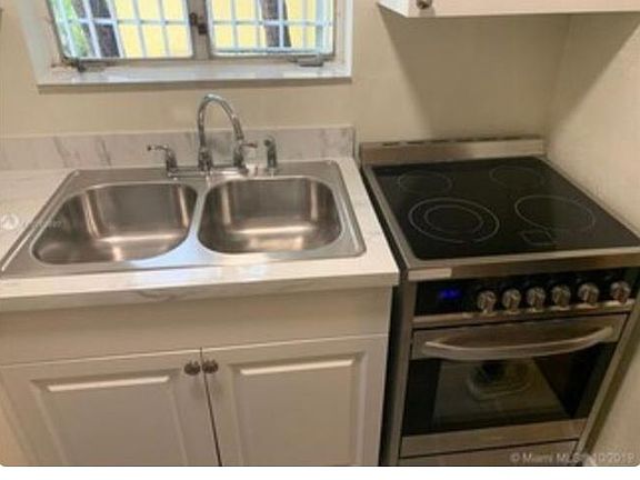 4th image of 7525 NE Miami Ct #1