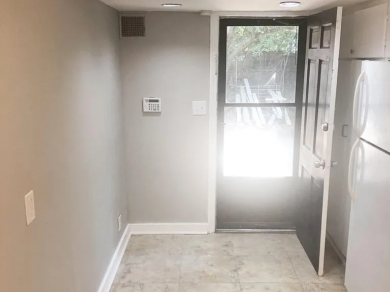 4414 Holland Ave — Photo 17