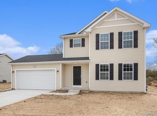 229 Wildflower Dr, Hillsdale, MI 49242