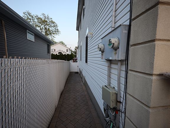 2nd image of 262 Stafford Ave #1