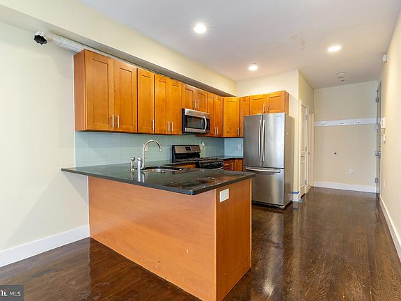 3rd image of 838 N 15th St #B