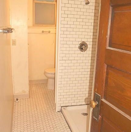 5th image of 182 W 1st Ave