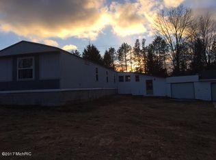 10660 Lakola Rd, Reed City, MI 49677