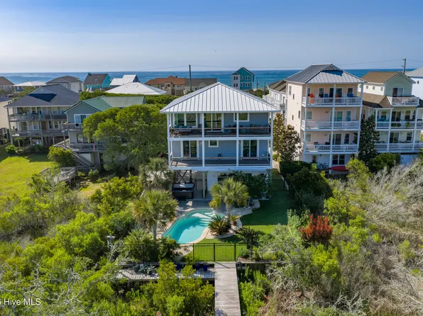 1207 S Topsail Drive, Surf City, NC 28445