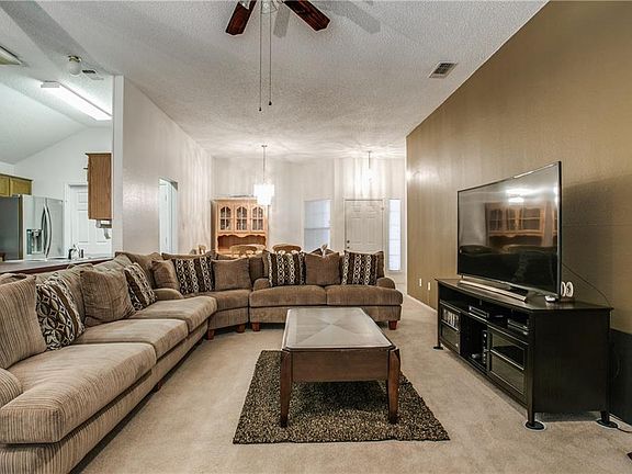 4th image of 5110 Eastcreek Dr