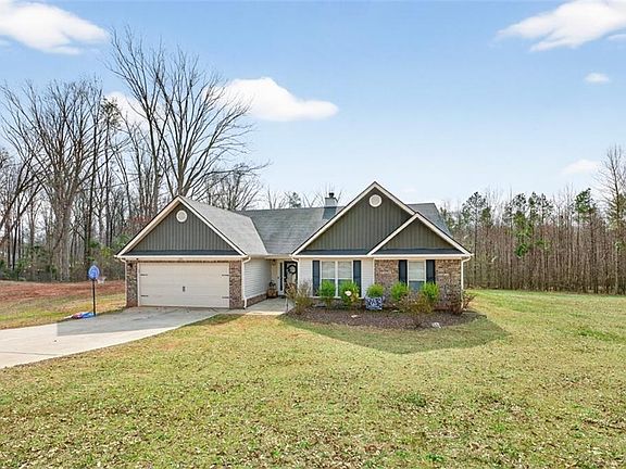 4th image of 225 Tyler Way