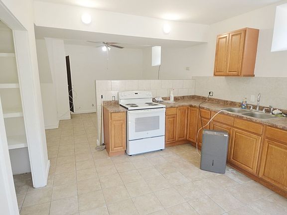 3rd image of 151 Mechanic St #B