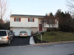 6451 Cherry St, East Petersburg, PA 17520