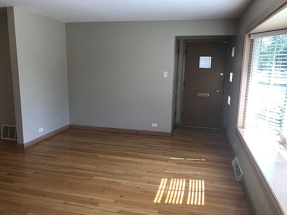 4th image of 10327 S Kostner Ave