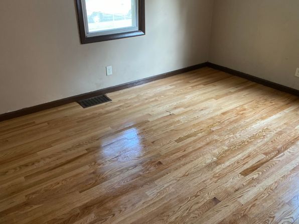 7546 Magnolia Ave, Hammond, IN 46324