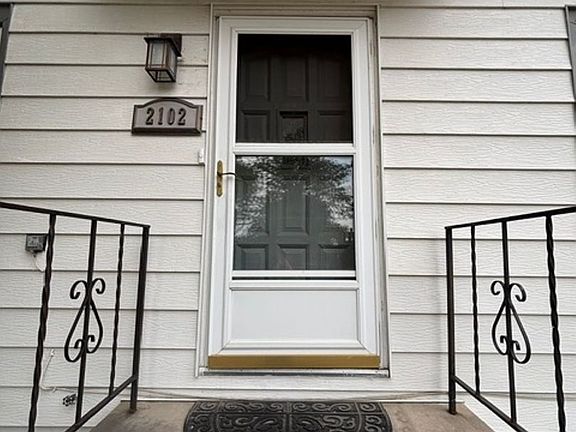 3rd image of 2102 S 3rd Ave