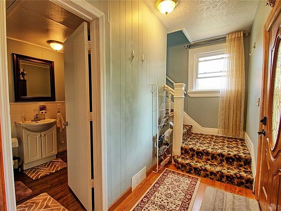 3rd image of 15 Livingston Ave
