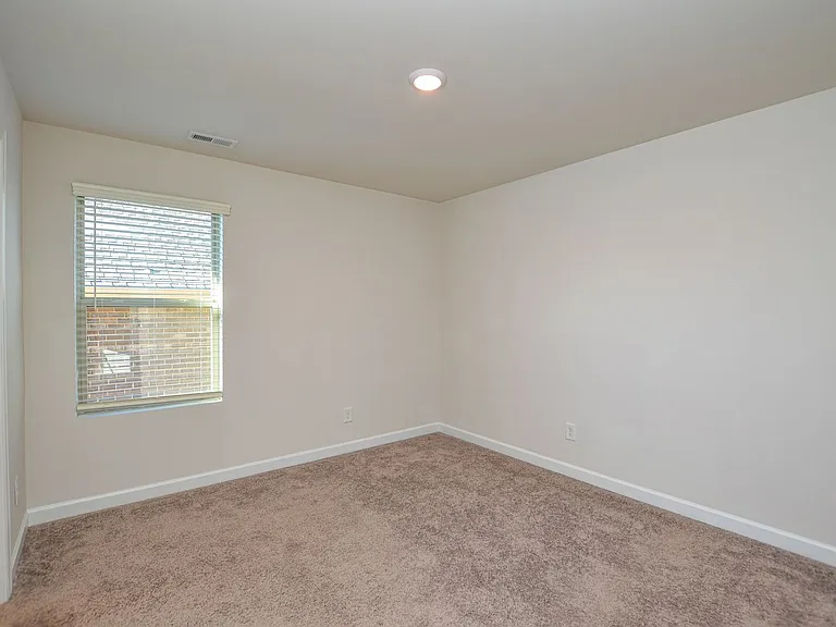 3215 Lisburn St — Photo 22