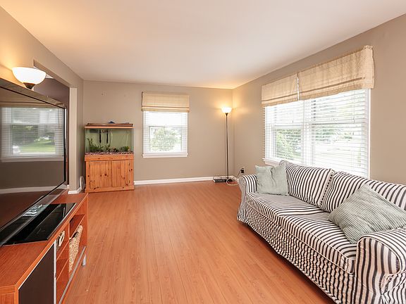 2nd image of 18 Aconbury Dr