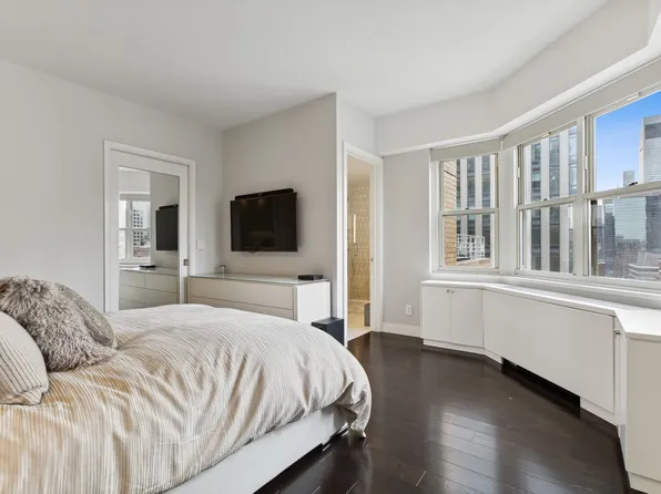 205 East 63rd Street image 9 of 17