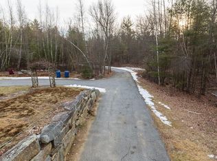 11 Anderson Dr, Tyngsboro, MA 01879