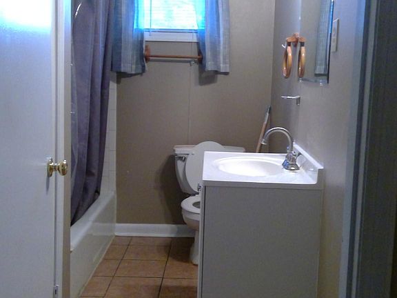 3rd image of 1307 Willard Dr