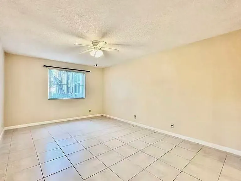 9833 Westview Dr #818 — Photo 15