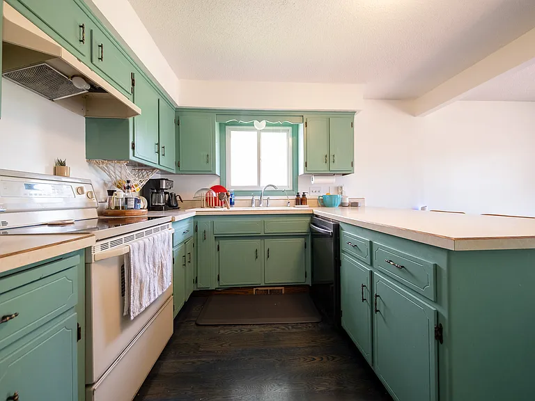1581 Woodside Ct NE — Photo 11
