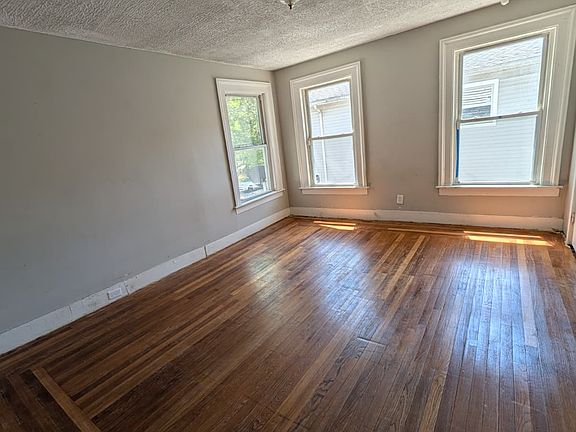 4th image of 56 Shelton Ave