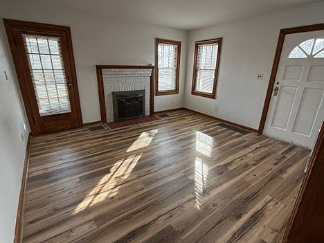 2nd image of 2419 Elm St