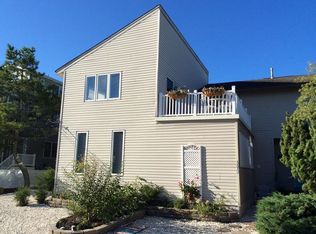 390 39th St #C-A, Avalon, NJ 08202