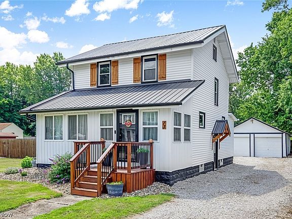 2nd image of 13 Cliftwood St NE
