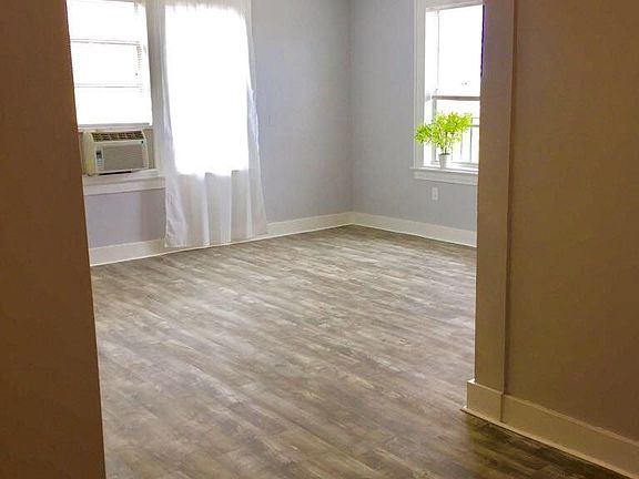 5th image of 501 SW 6th Ct APT 220